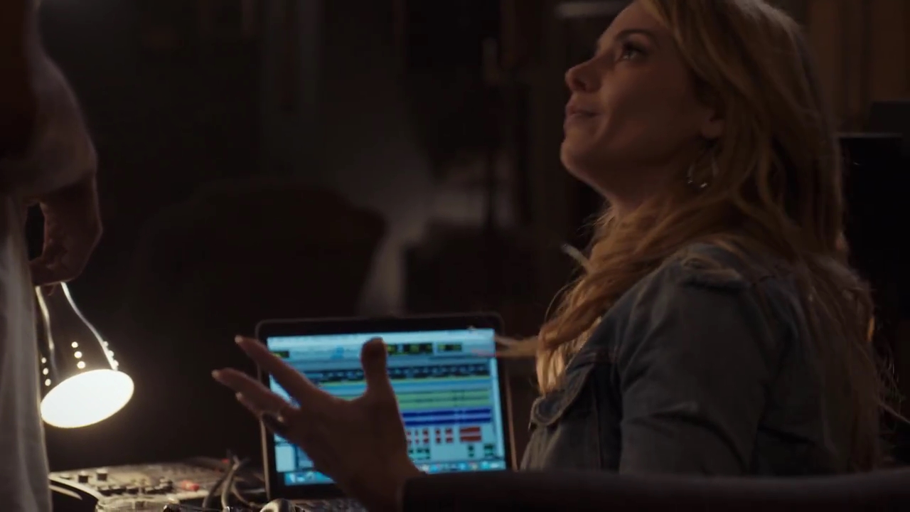 Ashley-Greene-dot-nl_StepUpHighWater2x06-1461.jpg