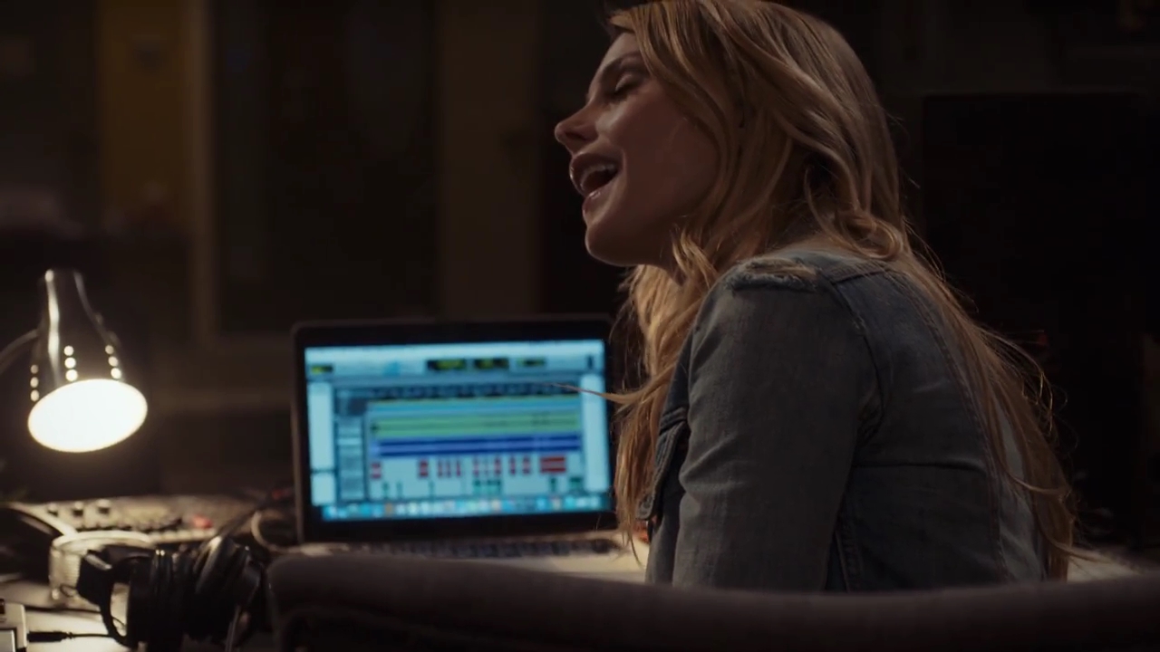Ashley-Greene-dot-nl_StepUpHighWater2x06-1468.jpg
