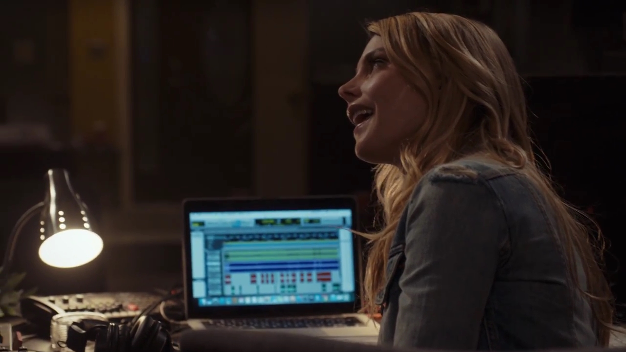 Ashley-Greene-dot-nl_StepUpHighWater2x06-1469.jpg
