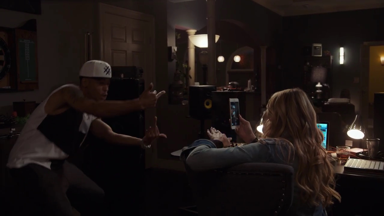 Ashley-Greene-dot-nl_StepUpHighWater2x06-1498.jpg
