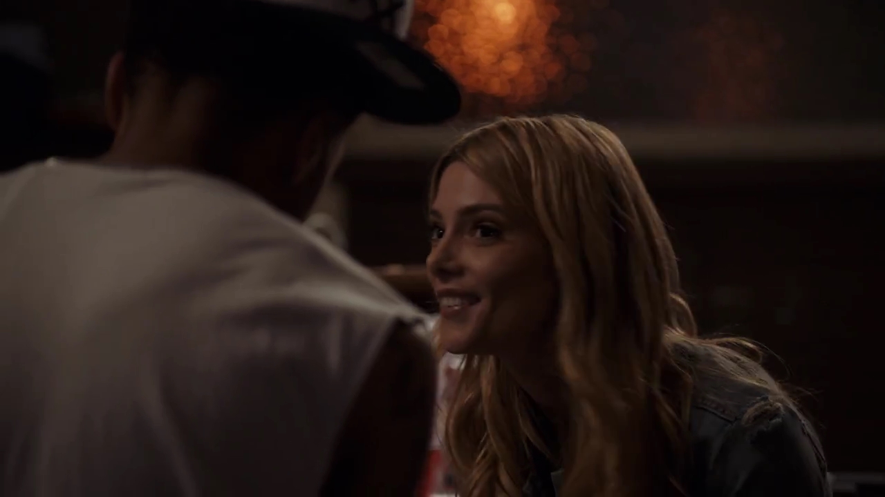 Ashley-Greene-dot-nl_StepUpHighWater2x06-1763.jpg