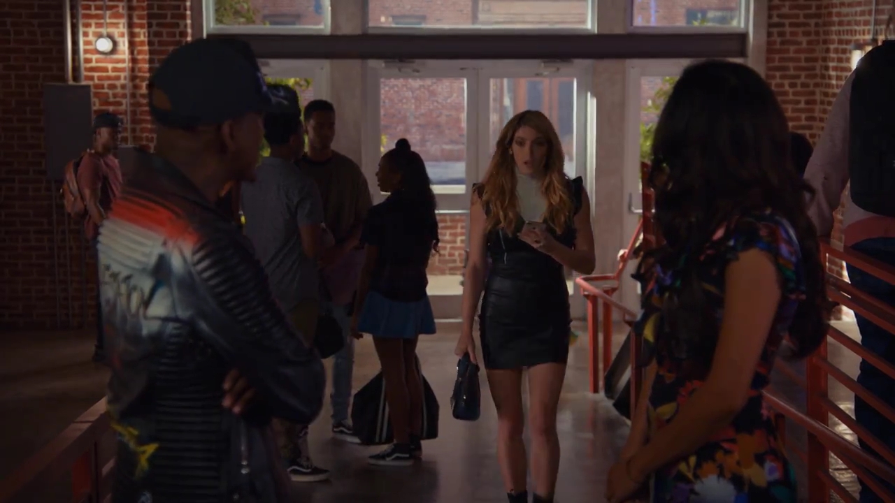 Ashley-Greene-dot-nl_StepUpHighWater2x06-1871.jpg