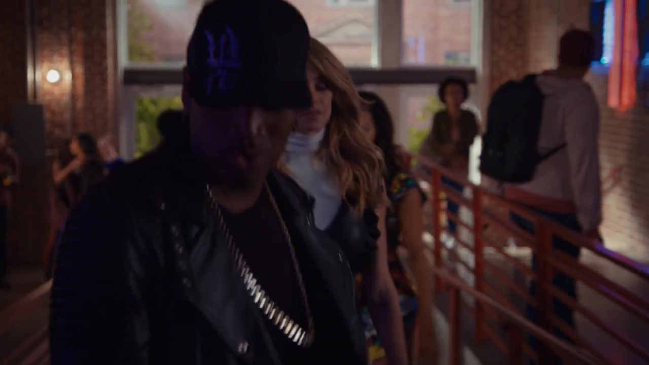 Ashley-Greene-dot-nl_StepUpHighWater2x06-1880.jpg