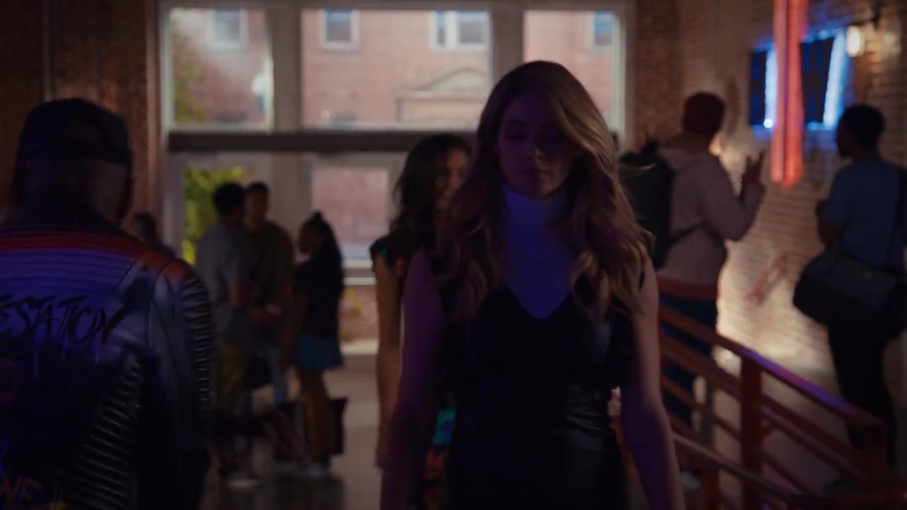 Ashley-Greene-dot-nl_StepUpHighWater2x06-1881.jpg