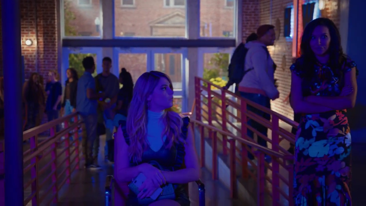 Ashley-Greene-dot-nl_StepUpHighWater2x06-1890.jpg
