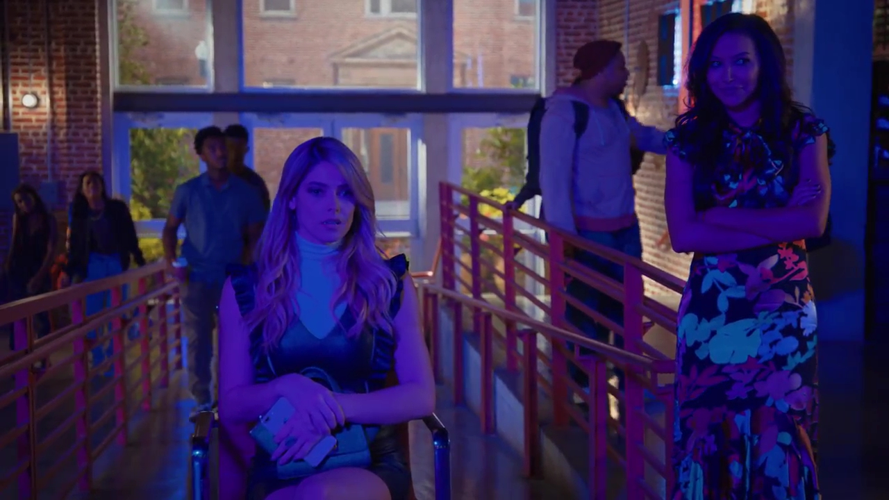 Ashley-Greene-dot-nl_StepUpHighWater2x06-1892.jpg