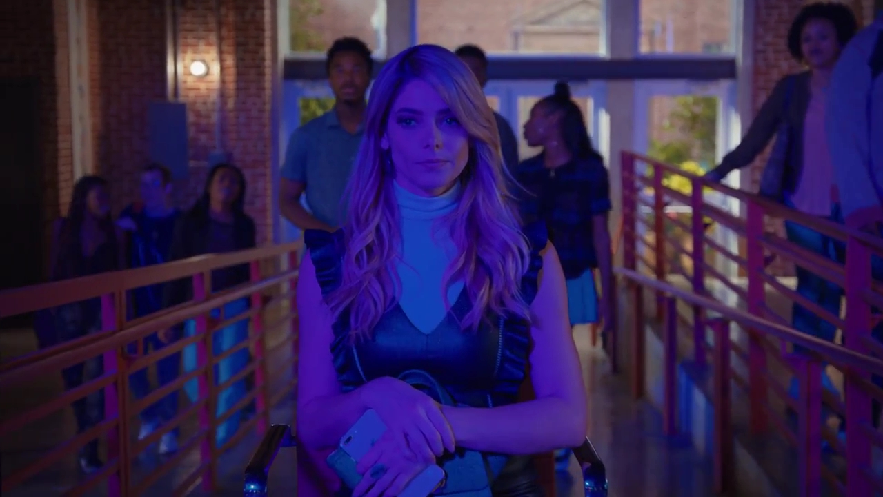 Ashley-Greene-dot-nl_StepUpHighWater2x06-1895.jpg