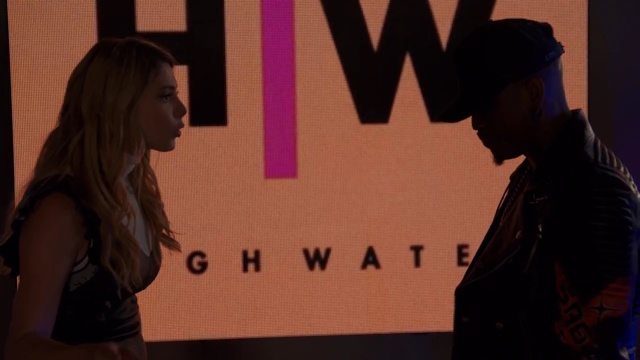 Ashley-Greene-dot-nl_StepUpHighWater2x06-2013.jpg
