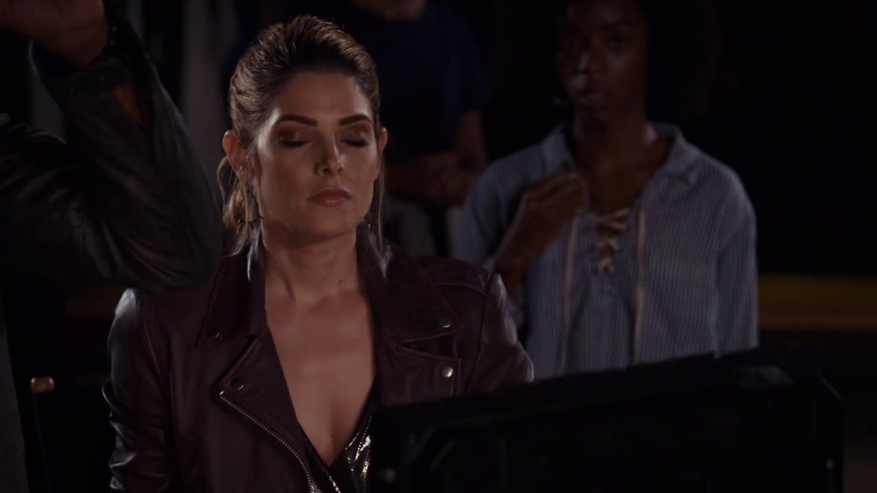 Ashley-Greene-dot-nl_StepUpHighWater2x07-0138.jpg