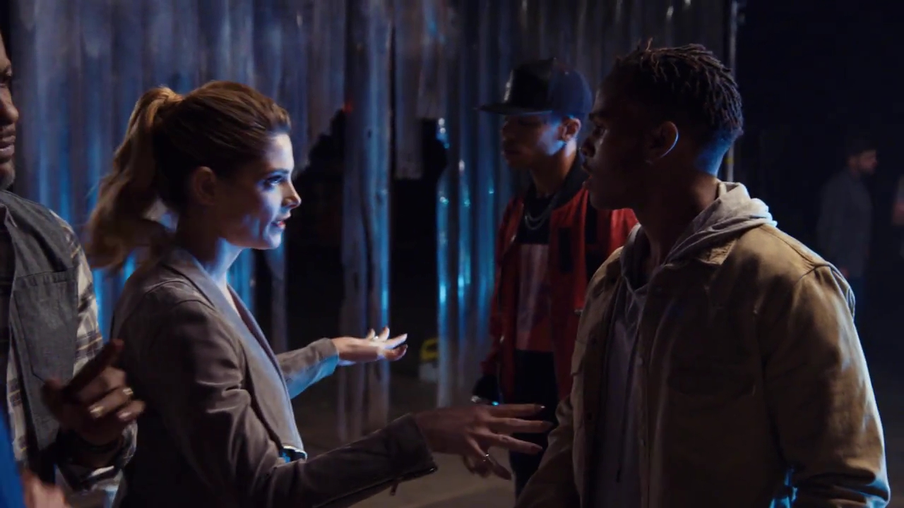 Ashley-Greene-dot-nl_StepUpHighWater2x07-0243.jpg