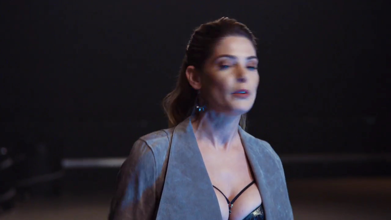 Ashley-Greene-dot-nl_StepUpHighWater2x07-0295.jpg