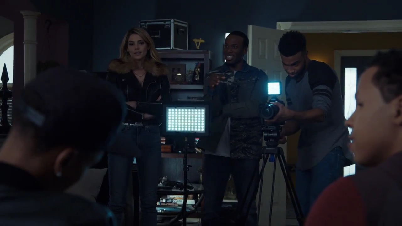 Ashley-Greene-dot-nl_StepUpHighWater2x07-0466.jpg