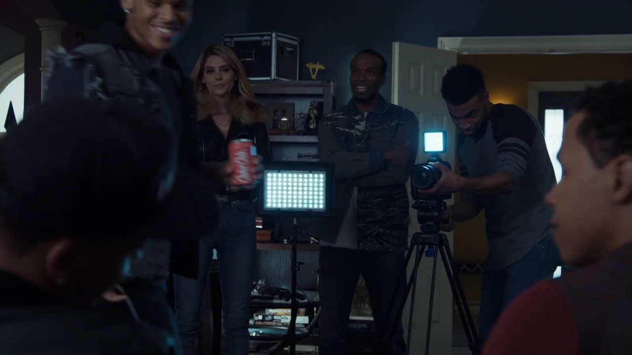 Ashley-Greene-dot-nl_StepUpHighWater2x07-0467.jpg