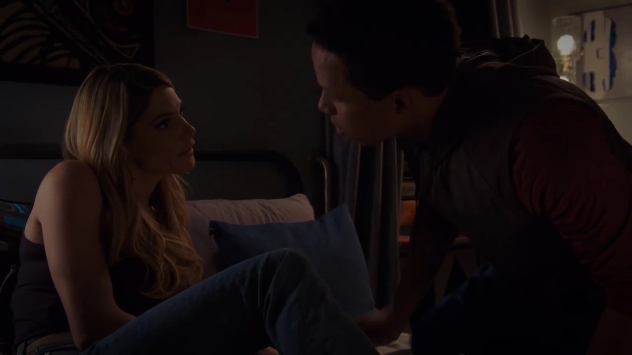 Ashley-Greene-dot-nl_StepUpHighWater2x07-0650.jpg