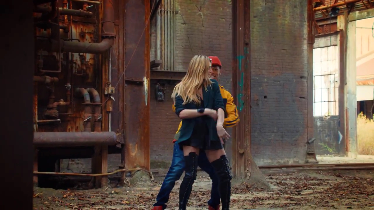 Ashley-Greene-dot-nl_StepUpHighWater2x08-0026.jpg