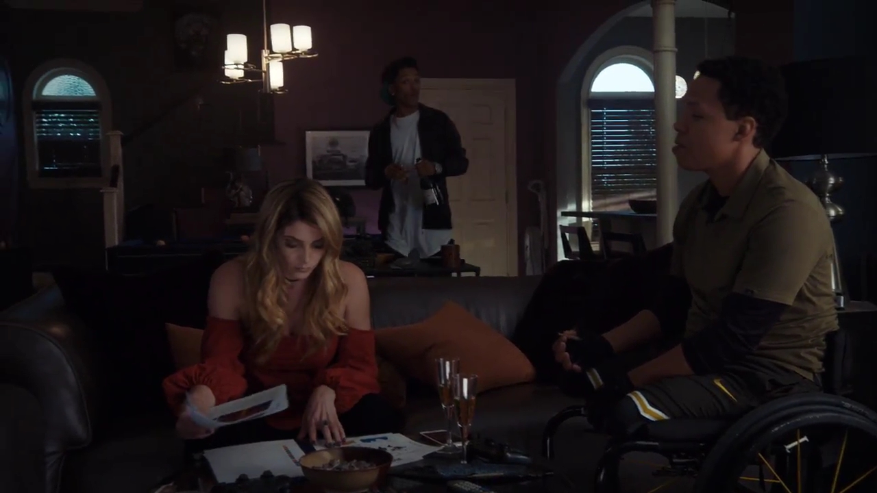 Ashley-Greene-dot-nl_StepUpHighWater2x08-0908.jpg