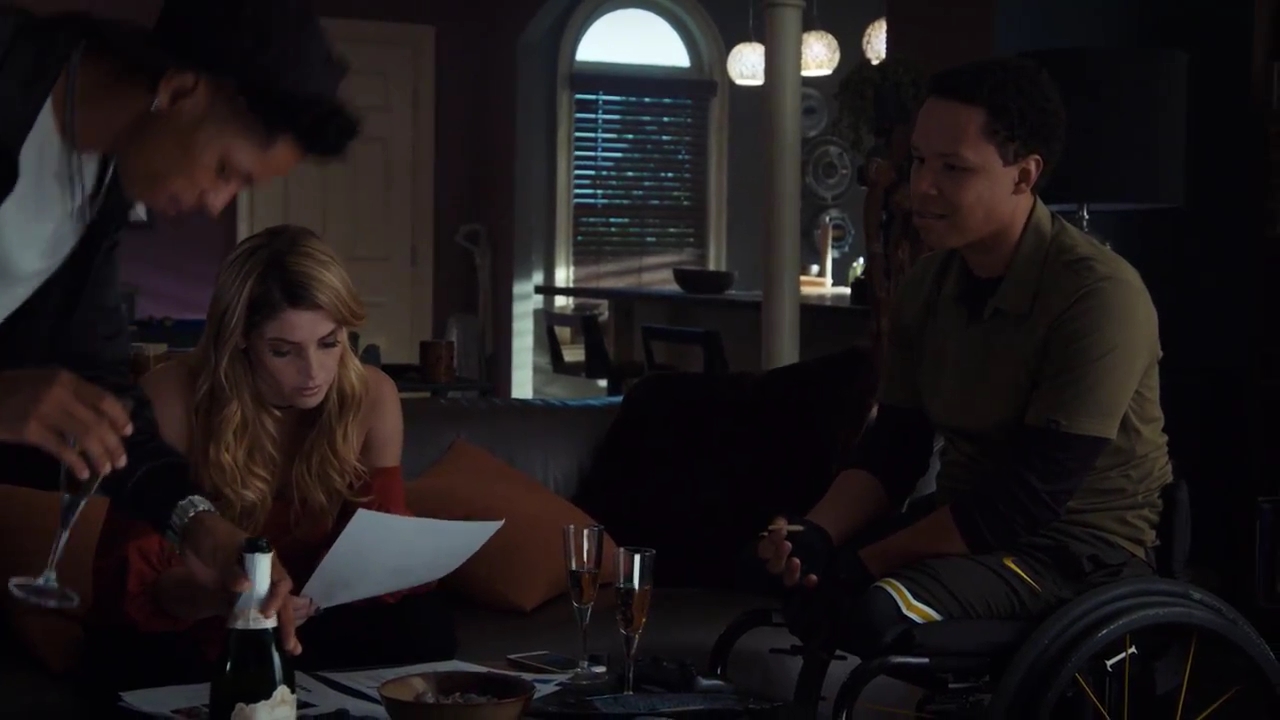 Ashley-Greene-dot-nl_StepUpHighWater2x08-0914.jpg
