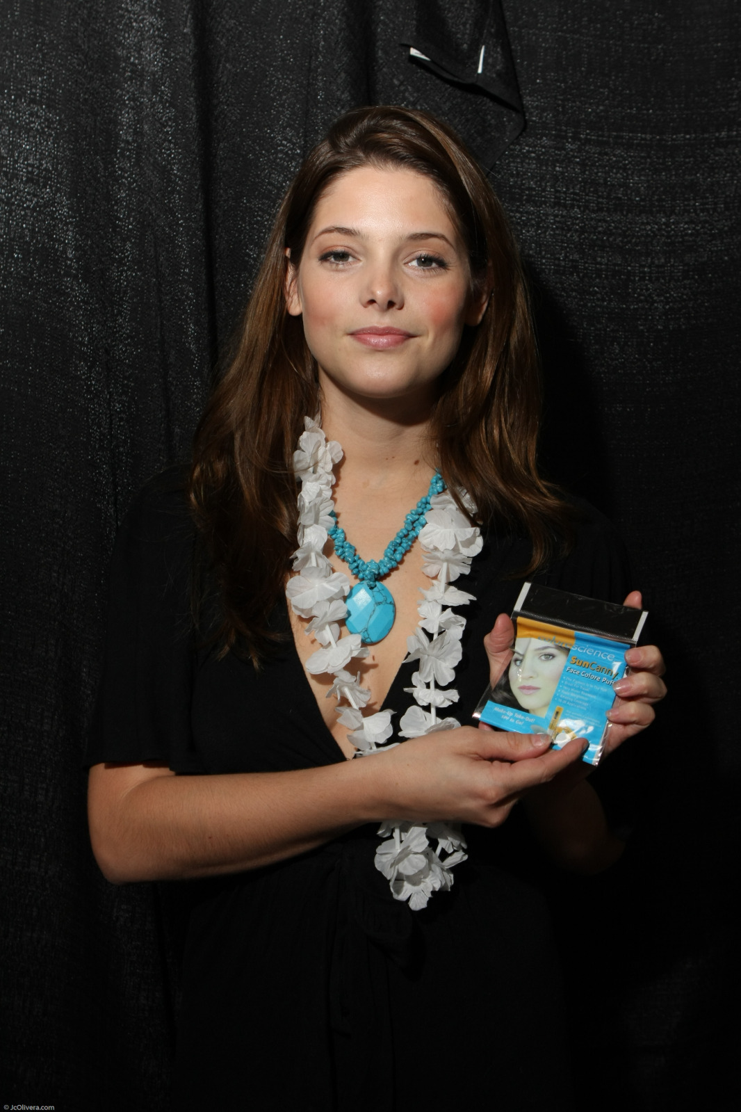 Ashley_SRSL_EmmyGiftingSuite005.jpg Ashley_SRSL_EmmyGiftingSuite005.jpg