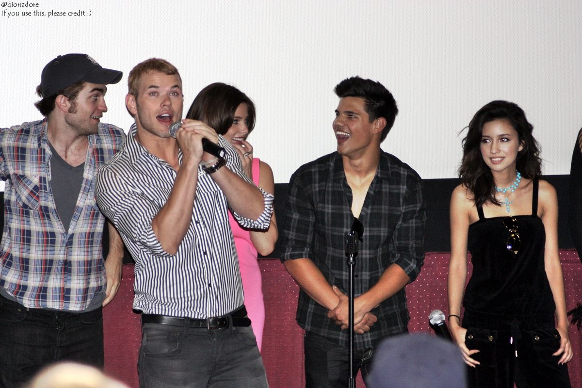 ComicConTwilight006.jpg ComicConTwilight006.jpg