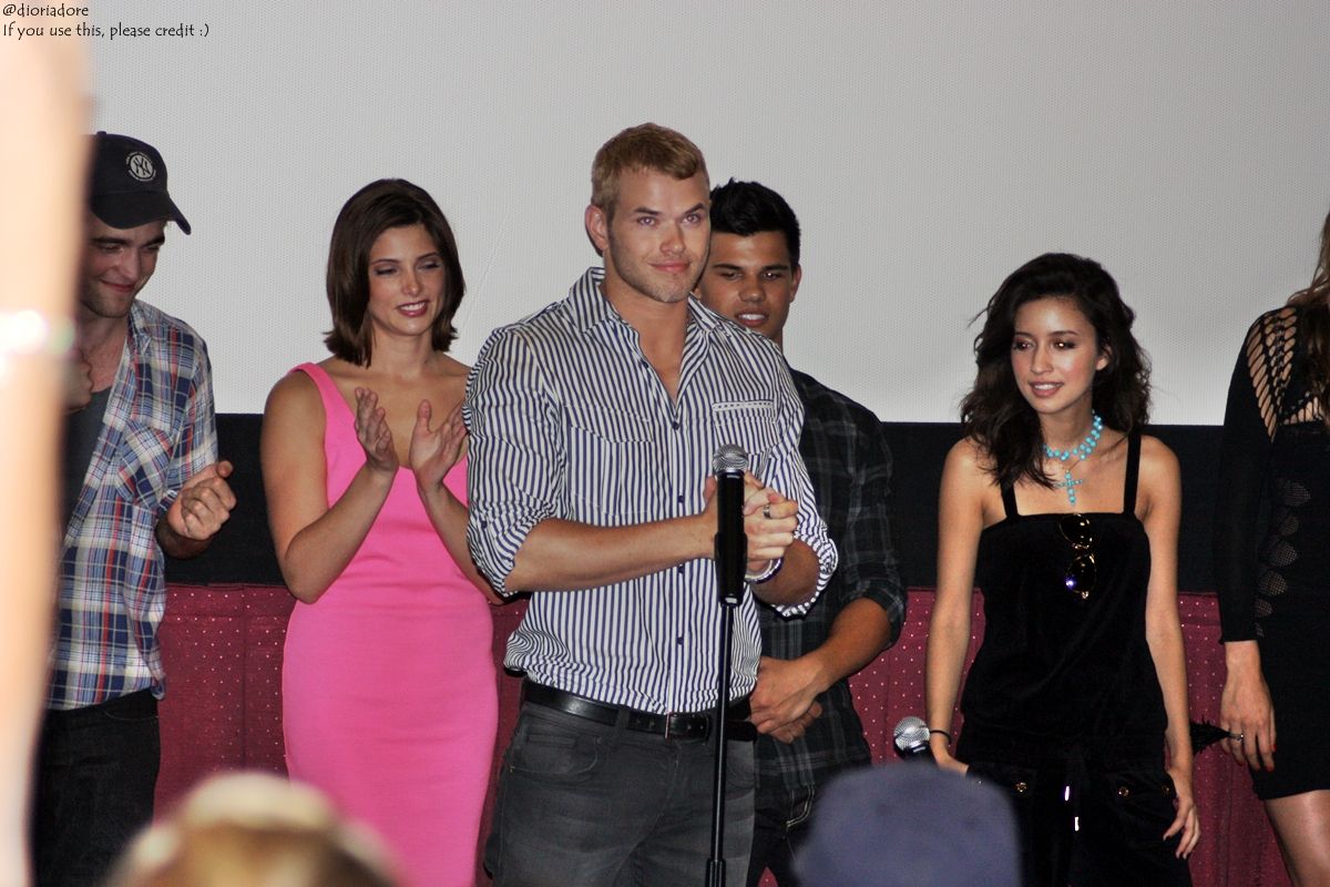 ComicConTwilight007.jpg ComicConTwilight007.jpg