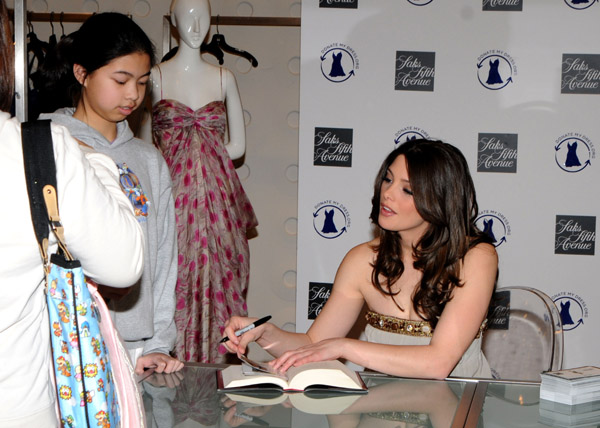 DonatemyDress047.jpg DonatemyDress047.jpg