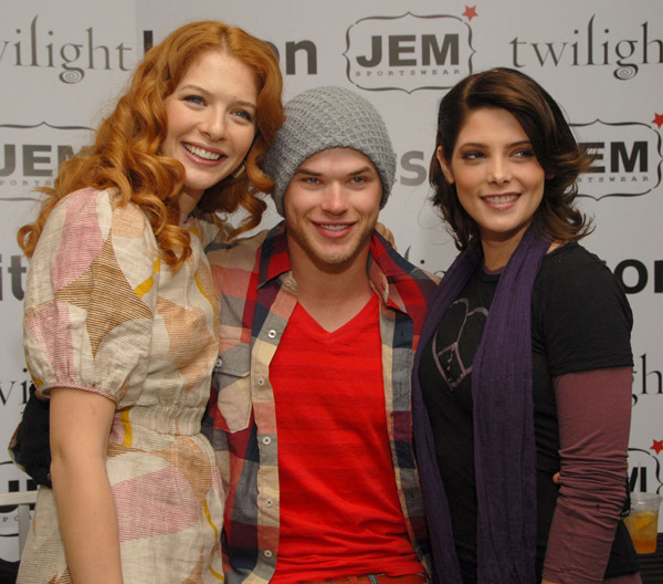 dvd012.jpg dvd012.jpg