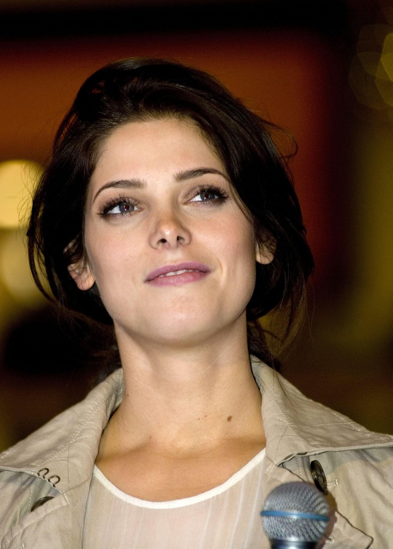 NewMoonCastTouratHotTopicChicago016.jpg NewMoonCastTouratHotTopicChicago016.jpg