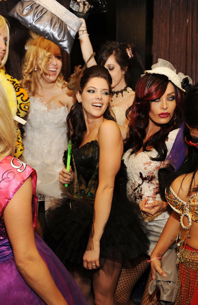 VeuveClicquotsYelloween044.jpg VeuveClicquotsYelloween044.jpg