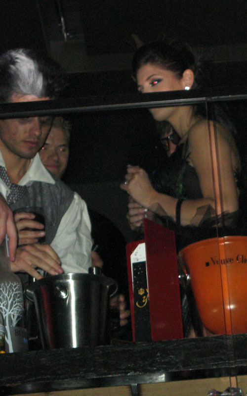 VeuveClicquotsYelloween104.jpg VeuveClicquotsYelloween104.jpg