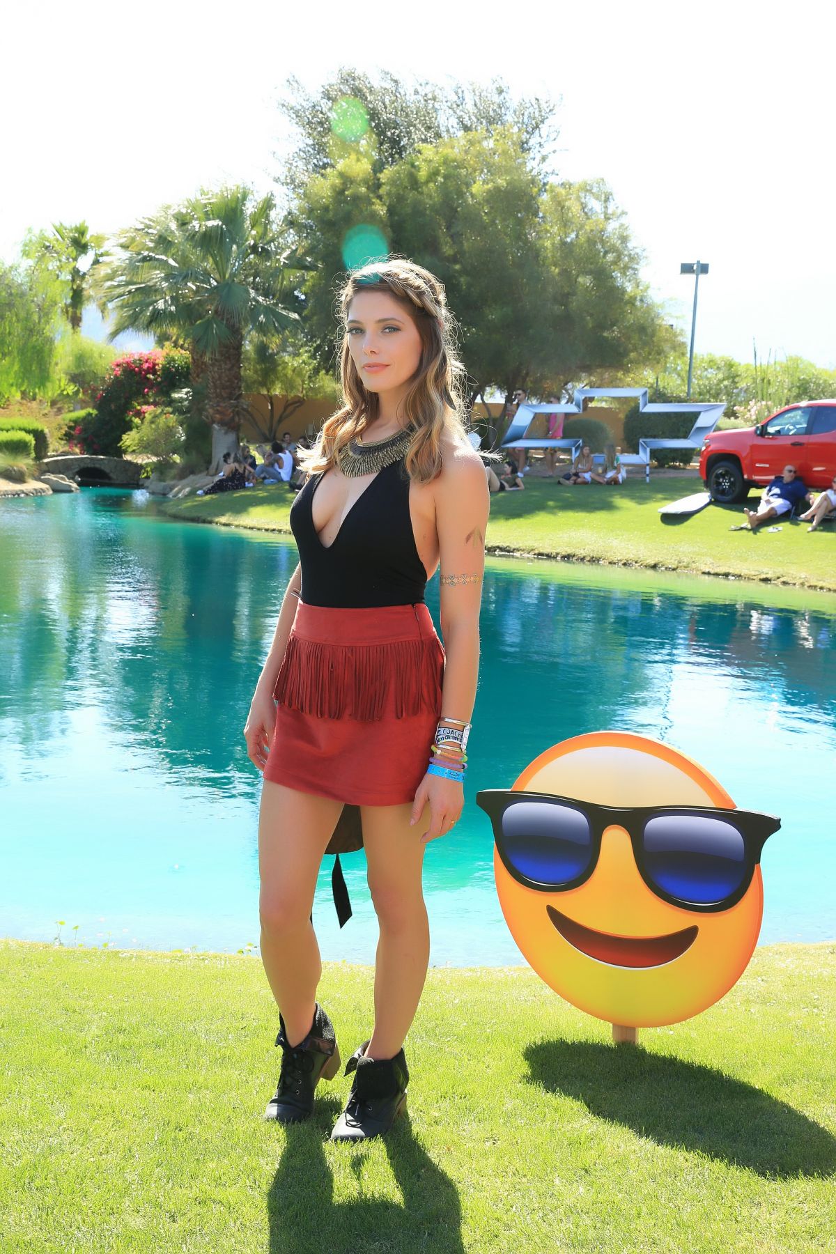 HQ
