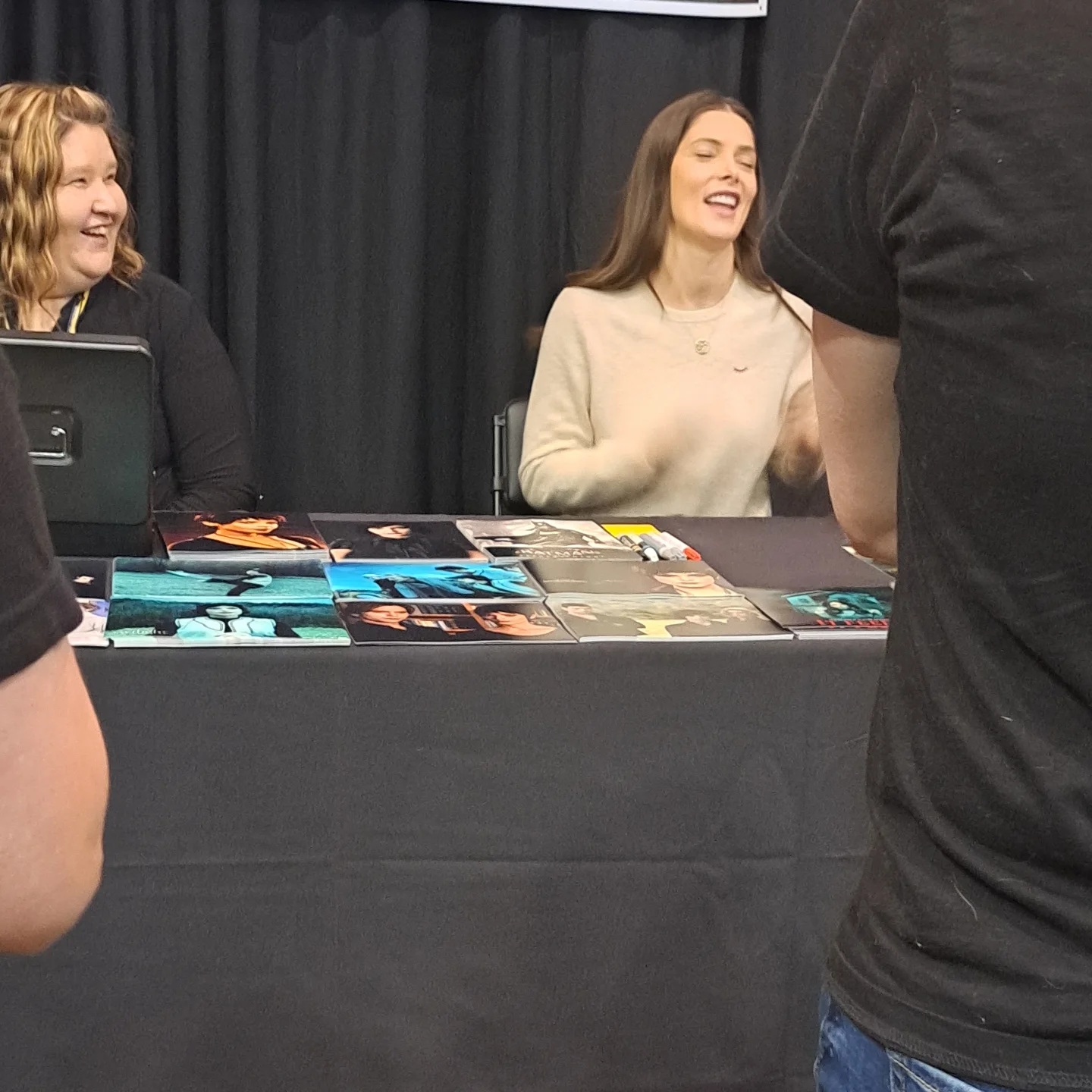 autographs010.jpg autographs010.jpg