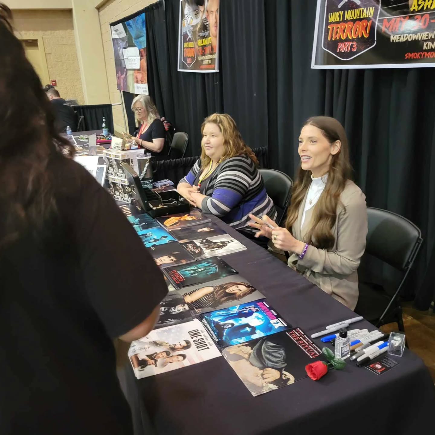 autograph007.jpg autograph007.jpg