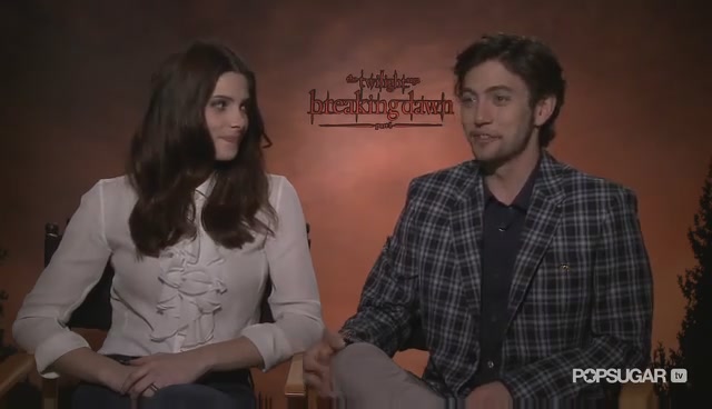 Ashley-Greene-dot-nl_BreakingDawnInterview-PopSugarTV0036.jpg
