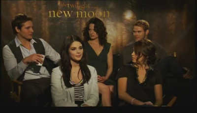 Ashley-Greene-dot-nl_NewMooninterview-TheMovieGuycom0121.jpg