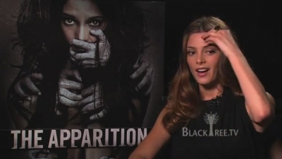 Ashley-Greene-dot-nl_TheApparition-PressJunket-BlackTreeTV0091.jpg