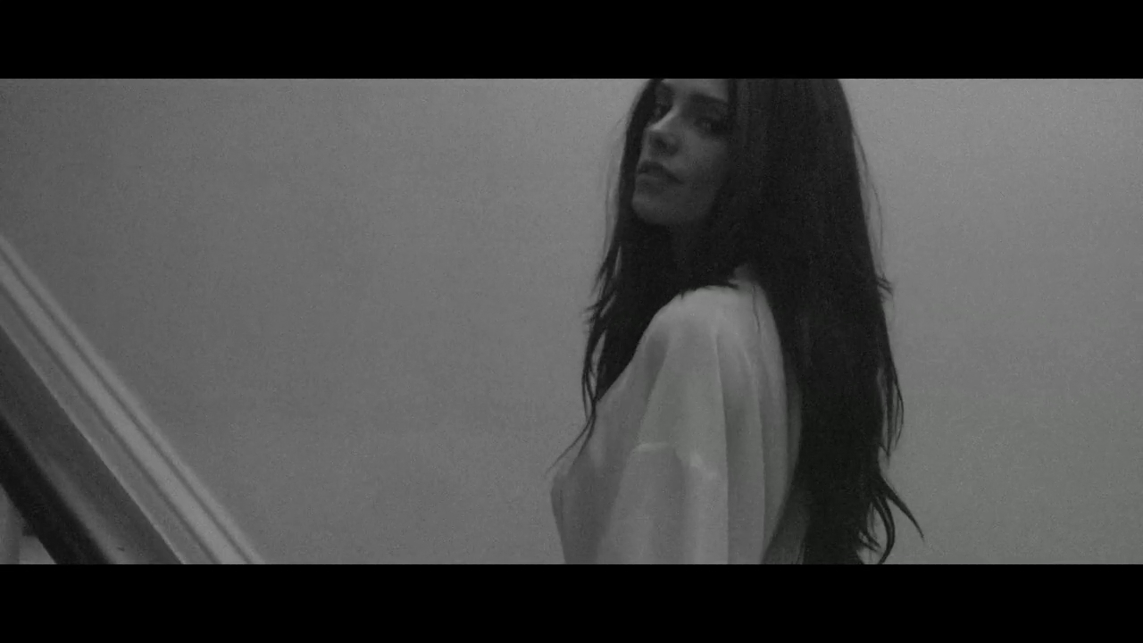 Ashley-Greene-dot-nl_2012Esquire-2-0079.jpg