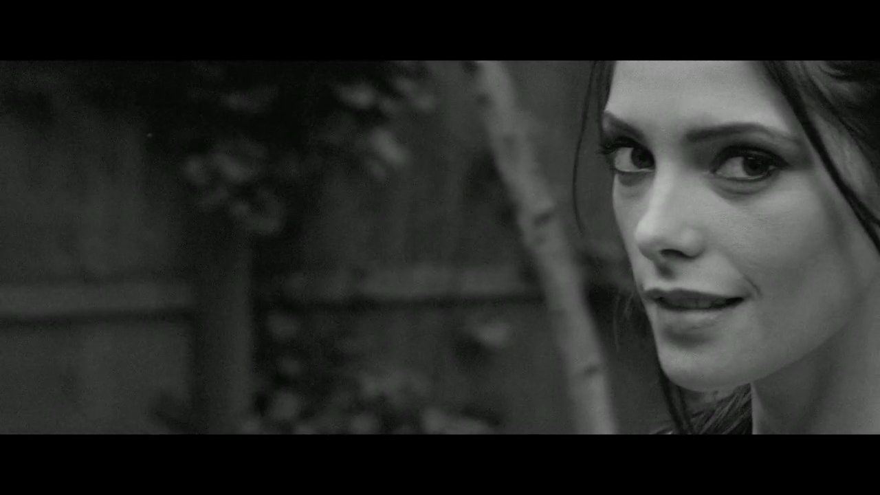 Ashley-Greene-dot-nl_2012Esquire-2-0100.jpg