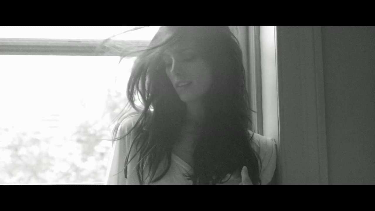 Ashley-Greene-dot-nl_2012Esquire-2-0155.jpg