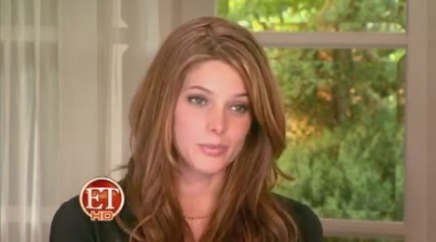 Ashley-Greene-dot-nl_2010ET-HolidayDietTips0017.jpg