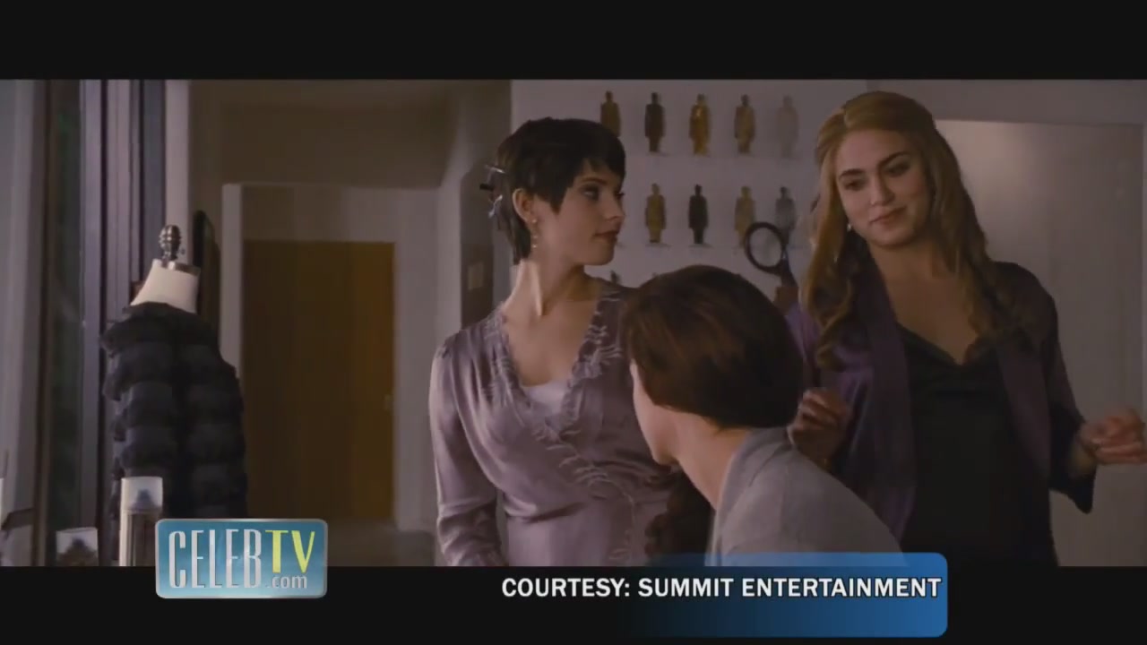 Ashley-Greene-dot-nl_2011CelebTV0000.jpg