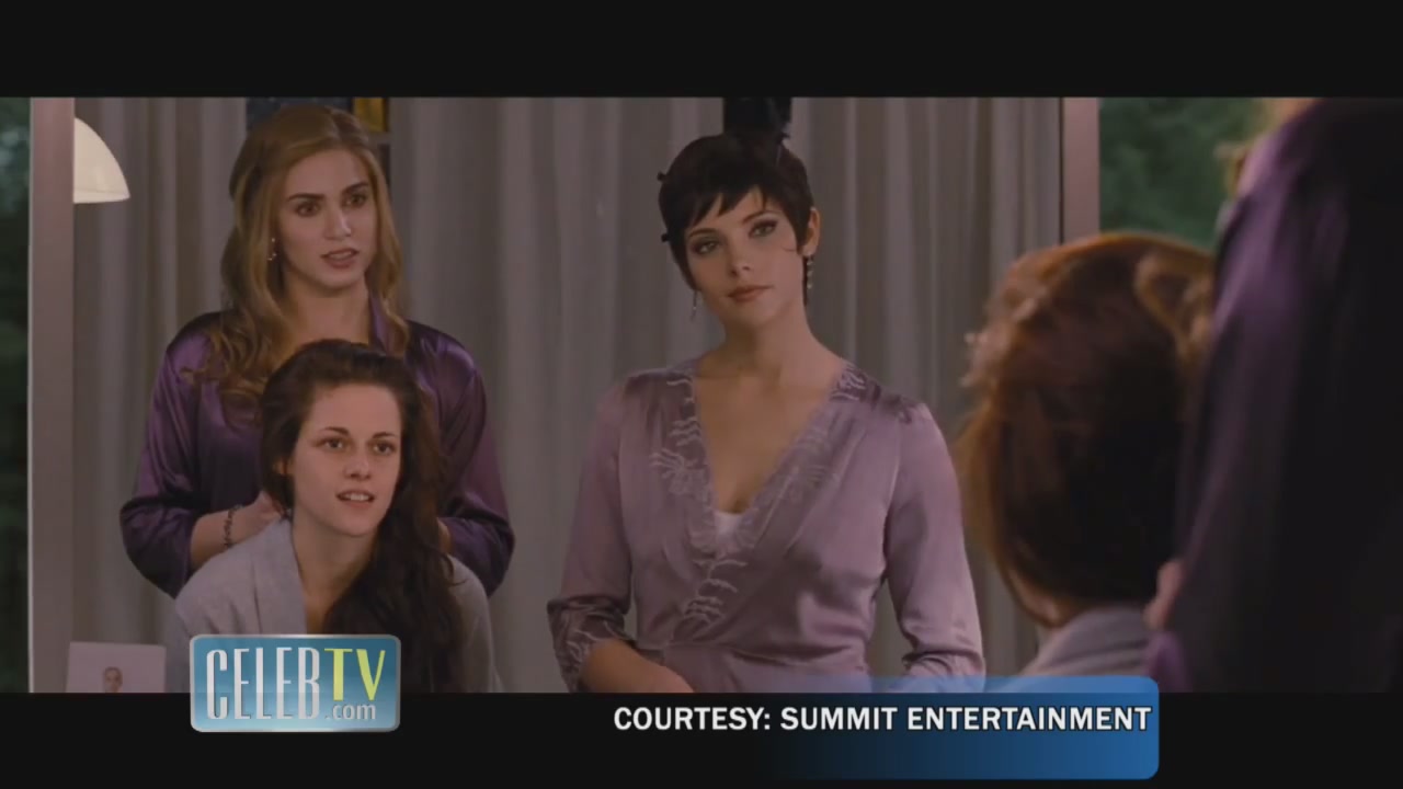Ashley-Greene-dot-nl_2011CelebTV0009.jpg