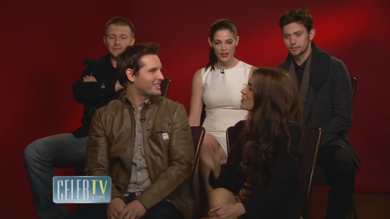 Ashley-Greene-dot-nl_2011CelebTV0059.jpg