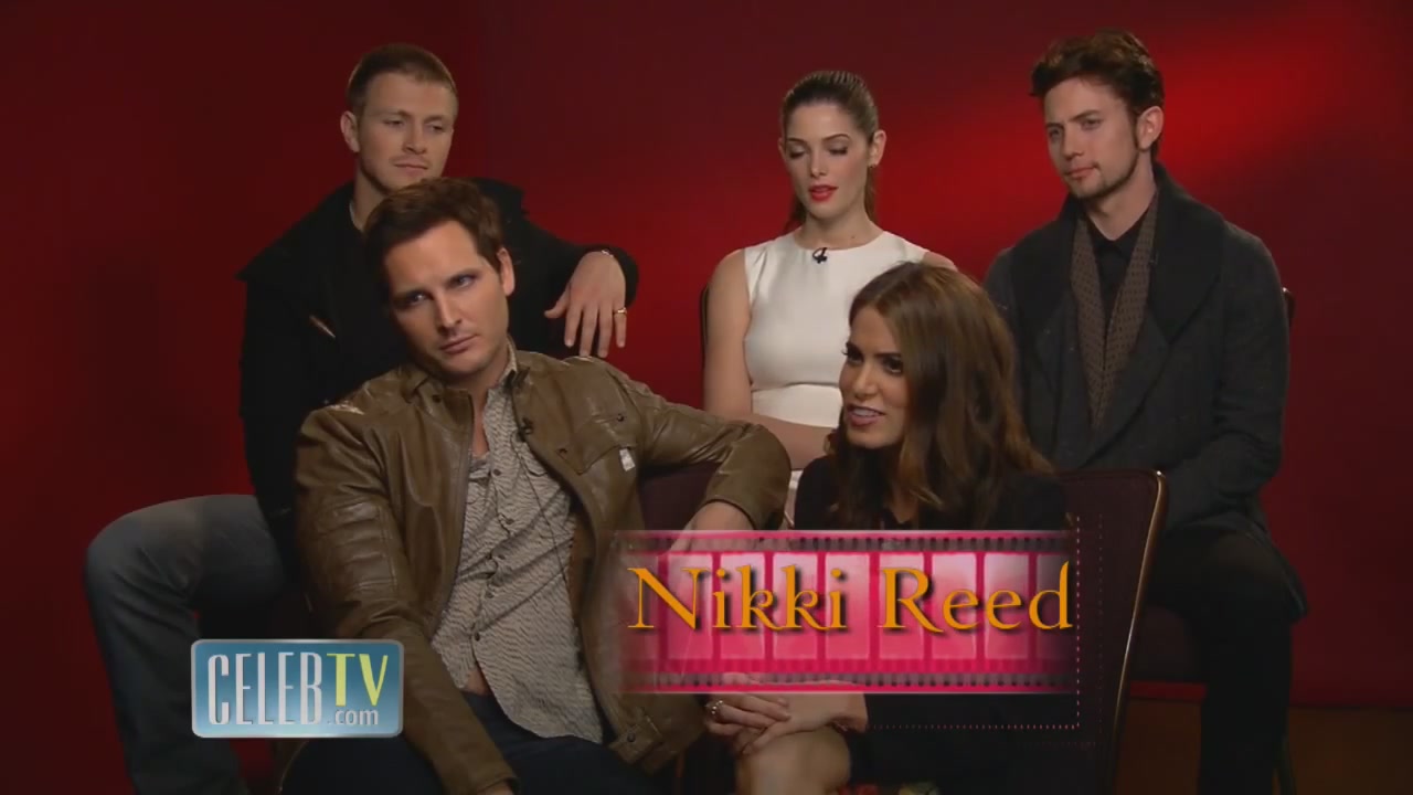 Ashley-Greene-dot-nl_2011CelebTV0136.jpg Ashley-Greene-dot-nl_2011CelebTV0136.jpg