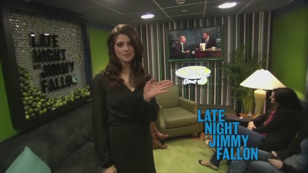Ashley-Greene-dot-nl-2011LateNghtWithJimmyFallon0005.jpg