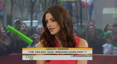 Ashley-Greene-dot-nl_17nov2011TheTodayShow0091.jpg