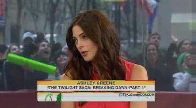 Ashley-Greene-dot-nl_17nov2011TheTodayShow0092.jpg