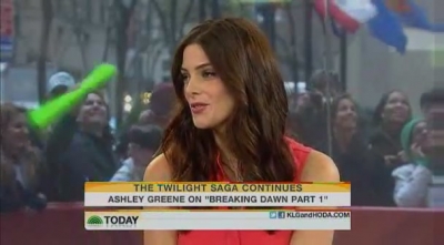 Ashley-Greene-dot-nl_17nov2011TheTodayShow0104.jpg