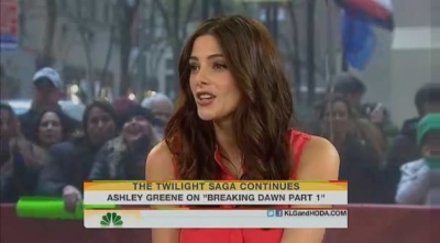 Ashley-Greene-dot-nl_17nov2011TheTodayShow0173.jpg