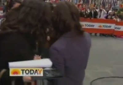 Ashley-Greene-dot-nl_16nov2011TheTodayShow0015.jpg