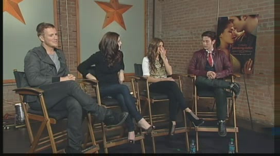 Ashley-Greene-dot-nl_2011YYNcom0051.jpg
